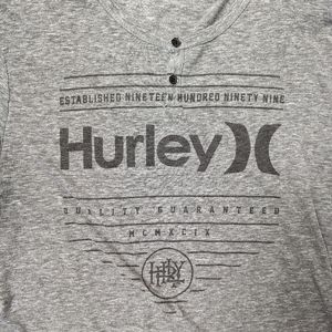 Hurley long sleeve tee (L)